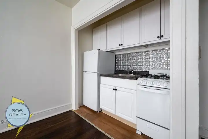 Albany Park Apartments - 4901 Christiana - Chicago, IL 60625 ...