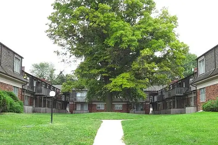 Colonial Gardens Overland Park