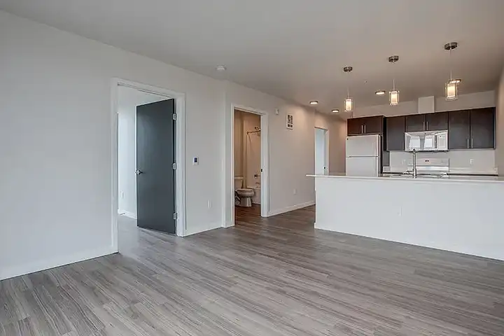 hana♪ Hana - Seattle, WA 98104 | ApartmentGuide.com