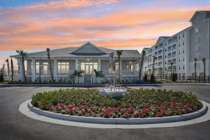 MAA Breakwater - Tampa, FL 33611 | ApartmentGuide.com