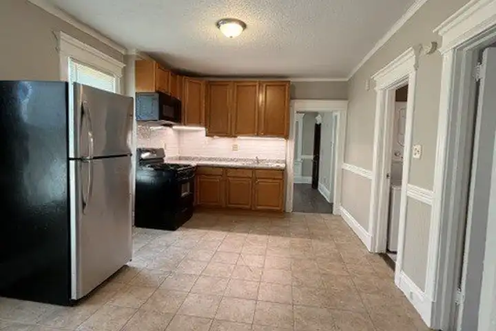 370 Maple Ave #3 - Hartford, CT 06114 | ApartmentGuide.com