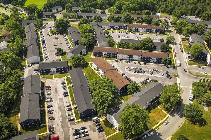 HUNTERS CROSSING - Newark, DE 19711 | ApartmentGuide.com