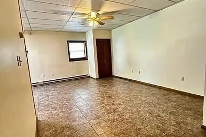 1295 Bunny Ln #5 - Brodheadsville, PA 18322 | ApartmentGuide.com