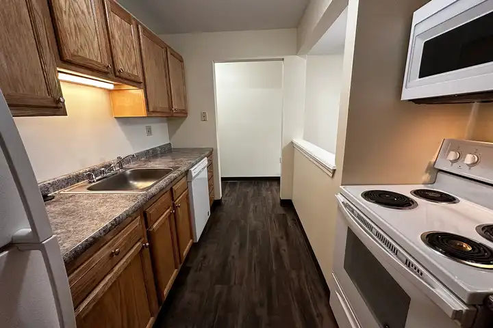 Sunset Ridge Apartments - Manchester, NH 03104 | ApartmentGuide.com