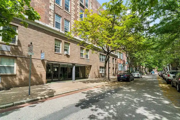 Clinton Court - Philadelphia, PA 19107 | ApartmentGuide.com