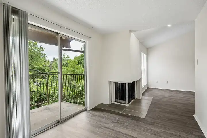 Tealwood Apartment Homes - Dallas, TX 75231 | ApartmentGuide.com