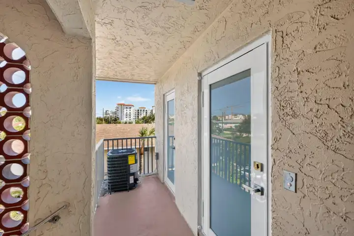 331 SW 8th St #3F - Boca Raton, FL 33432 | ApartmentGuide.com