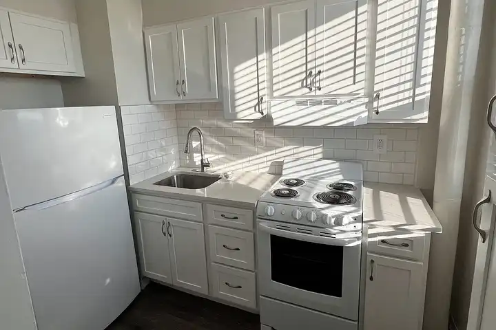 Broadview Apartments - Baltimore, MD 21210 | ApartmentGuide.com