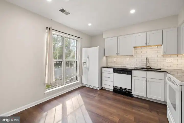 2821 Madeira Ct - Woodbridge, VA 22192 | ApartmentGuide.com