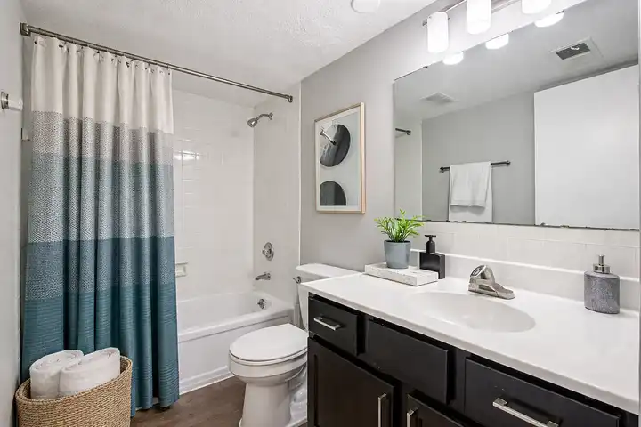 Edgewater Apartments - Indianapolis, IN 46220 | ApartmentGuide.com