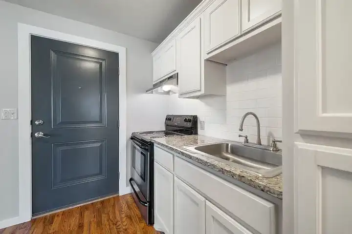 Coliseum Apartments - Tulsa, OK 74120 | ApartmentGuide.com