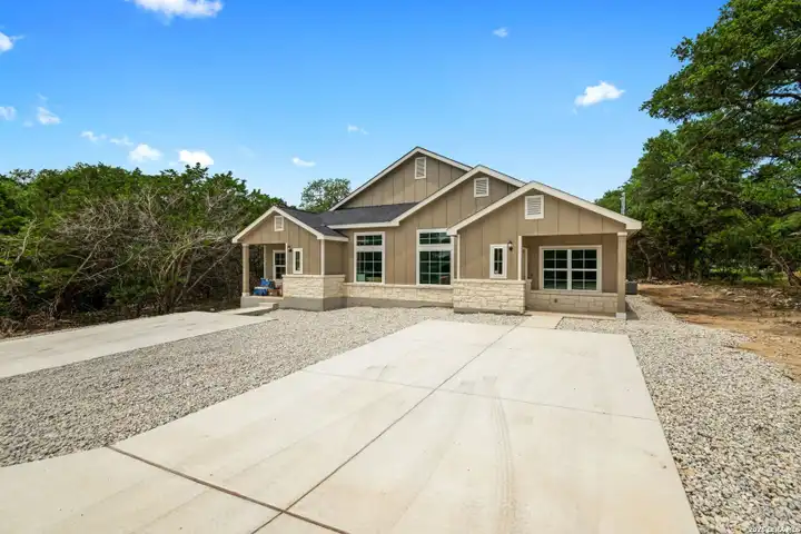 2908 Puter Creek Rd #B - Spring Branch, TX 78070 | ApartmentGuide.com