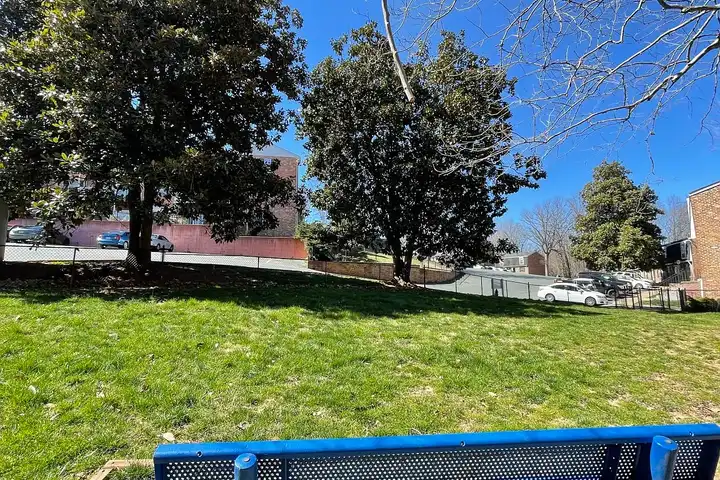 Blue Ridge Crossing Apartments & Townhomes - Charlottesville, VA 22901 ...