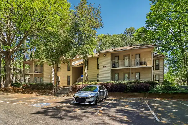 East Perimeter Pointe Apartments - Decatur, GA 30035 | ApartmentGuide.com