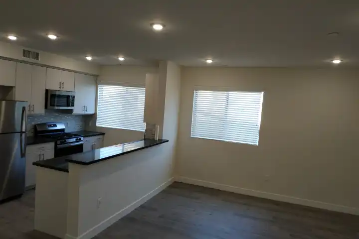 18529 Calvert St unit 303 - Los Angeles, CA 91335 | ApartmentGuide.com