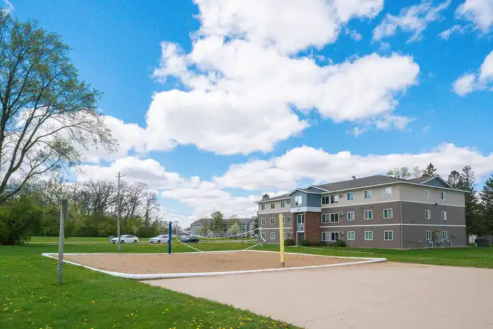The Quarters at Rochester - Rochester, MN 55904 | ApartmentGuide.com