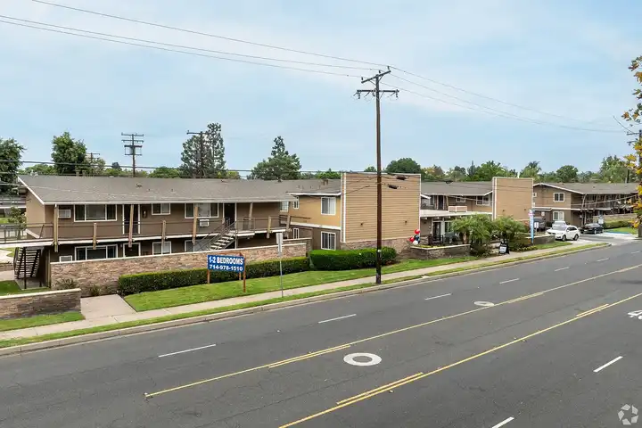 Towne Centre at Orange - Orange, CA 92868 | ApartmentGuide.com