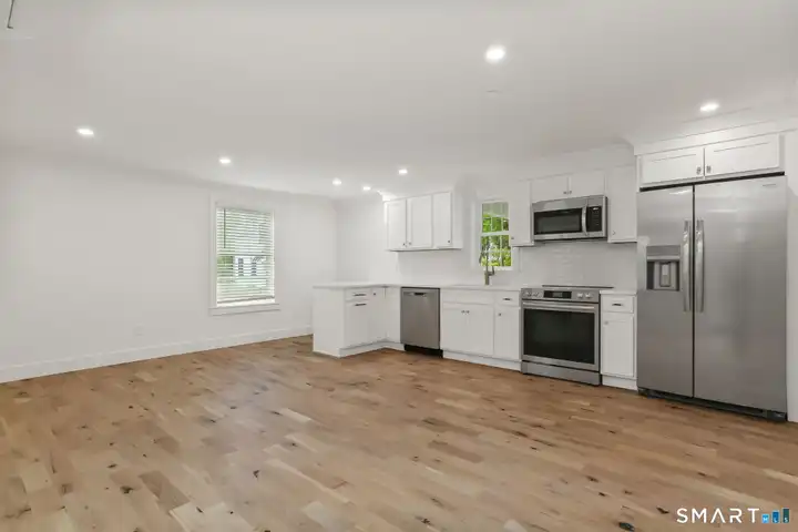Photo inspiration: 49 Daniels Farm Rd Unit C Trumbull Ct 06611 Photo Inspiration