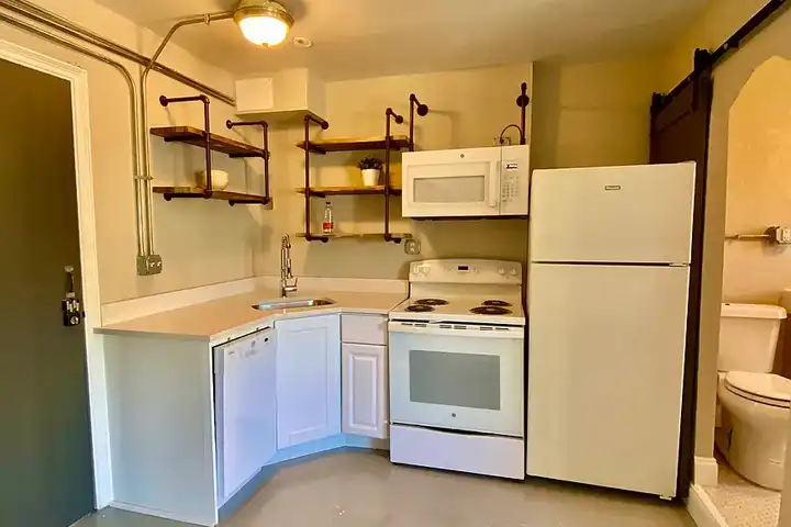 3136 Grand - Kansas City, MO 64111 | ApartmentGuide.com