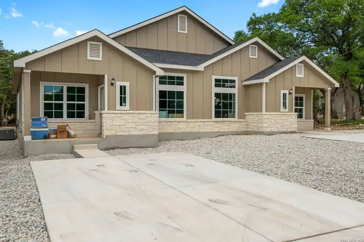 2908 Puter Creek Rd #B - Spring Branch, TX 78070 | ApartmentGuide.com