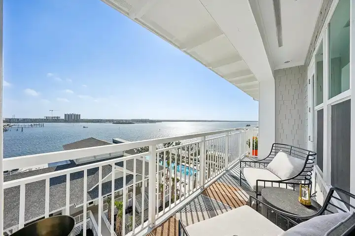 MAA Breakwater - Tampa, FL 33611 | ApartmentGuide.com