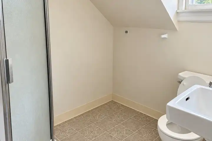 52 Trinity St unit 3 - New Britain, CT 06051 | ApartmentGuide.com