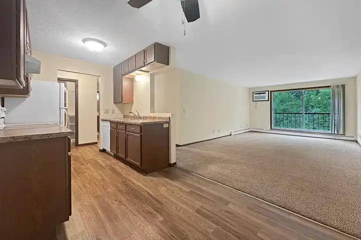 Wheelock Ridge Villa - Saint Paul, MN 55130 | ApartmentGuide.com