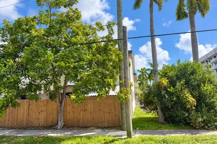 941 NE 169th St #222 - North Miami Beach, FL 33162 | ApartmentGuide.com