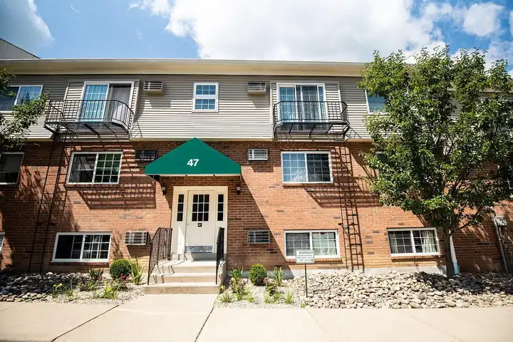 Village Green - Rhinebeck, NY 12572 | ApartmentGuide.com