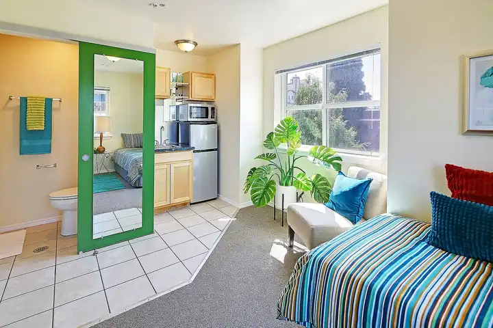 Firenze Apodment Homes - Seattle, WA 98122 | ApartmentGuide.com