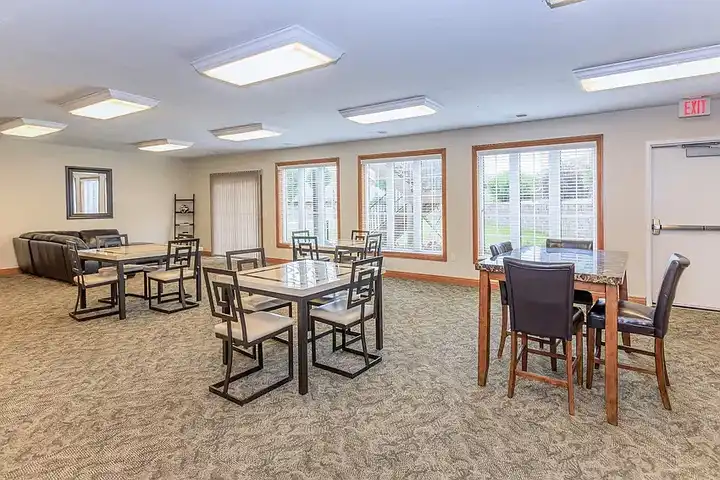 Springhill Ridge Apartments - Omaha, NE 68136 | ApartmentGuide.com