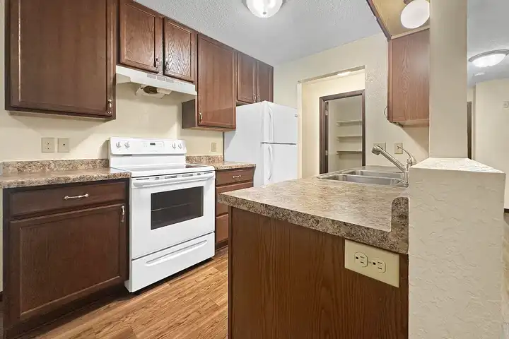 Wheelock Ridge Villa - Saint Paul, MN 55130 | ApartmentGuide.com