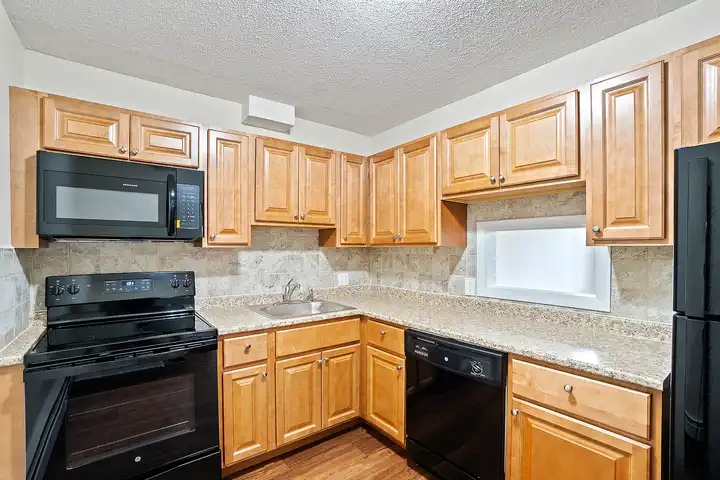 Landings on the Trail Apartment Homes - Riverside, RI 02915 ...