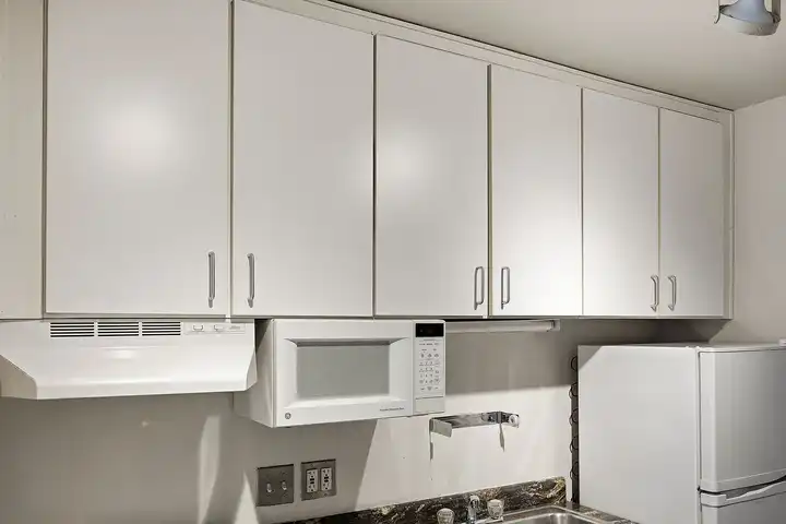 Whiteway Apartments - Iowa City, IA 52240 | ApartmentGuide.com