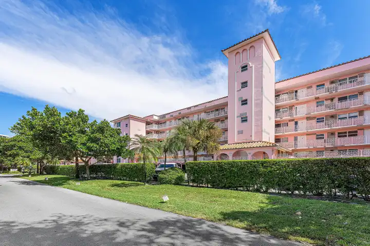 1001 E Camino Real #4010 - Boca Raton, FL 33432 | ApartmentGuide.com