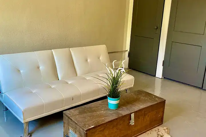 3136 Grand - Kansas City, MO 64111 | ApartmentGuide.com