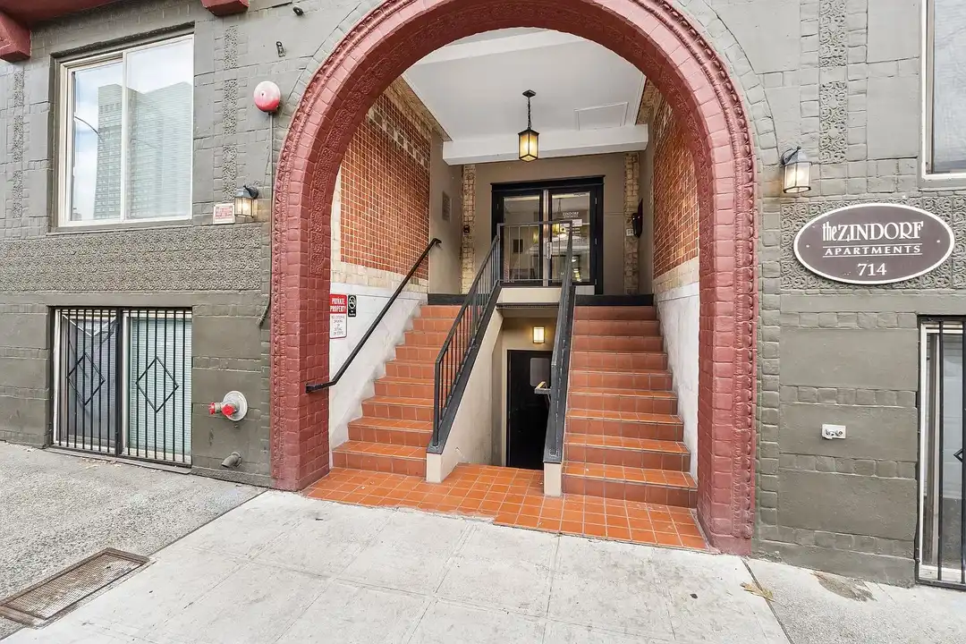Zindorf Apartments - Seattle, WA 98104 | ApartmentGuide.com