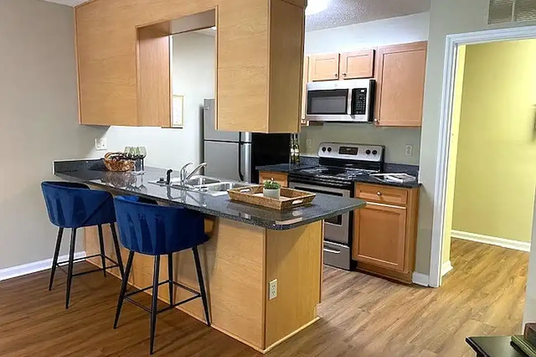 Fox Lake Apartment Homes - Knoxville, TN 37923 | ApartmentGuide.com