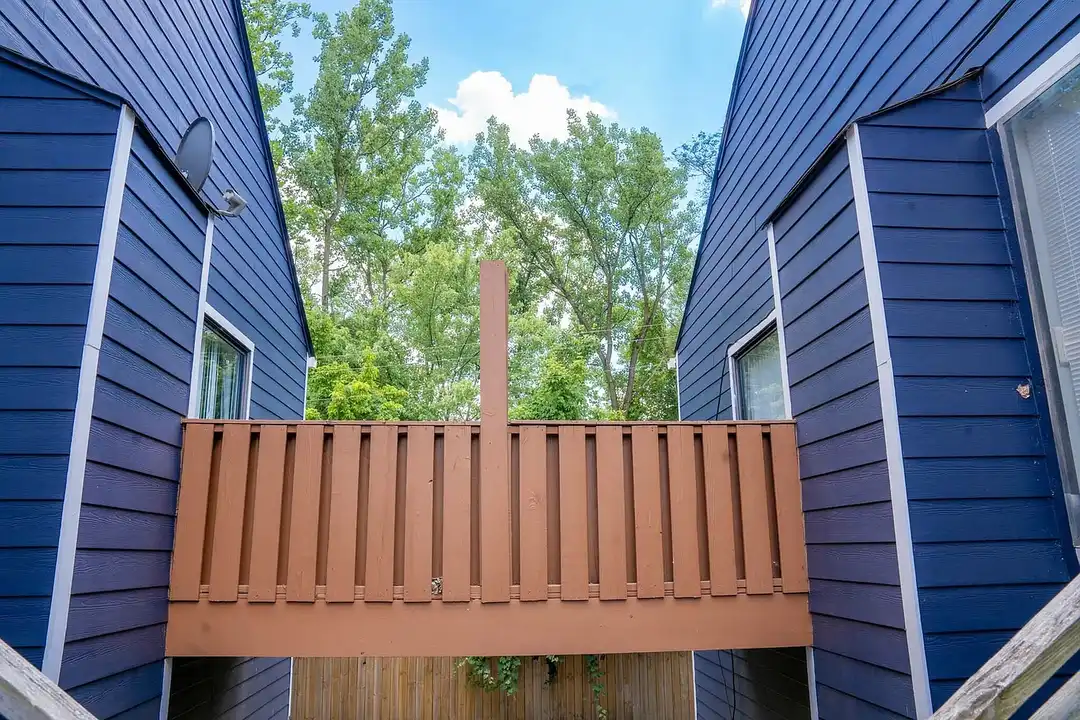 Lakeshore Cove - Columbus, OH 43232 | ApartmentGuide.com