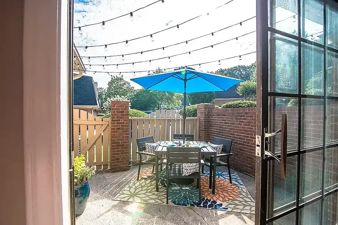 Four Seasons - Greensboro, NC 27407 | ApartmentGuide.com