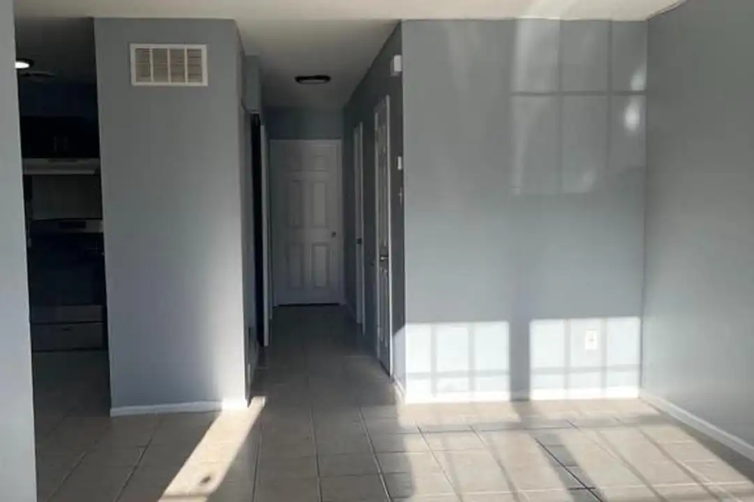 2829 Saxton Rd - Philadelphia, PA 19114 | ApartmentGuide.com