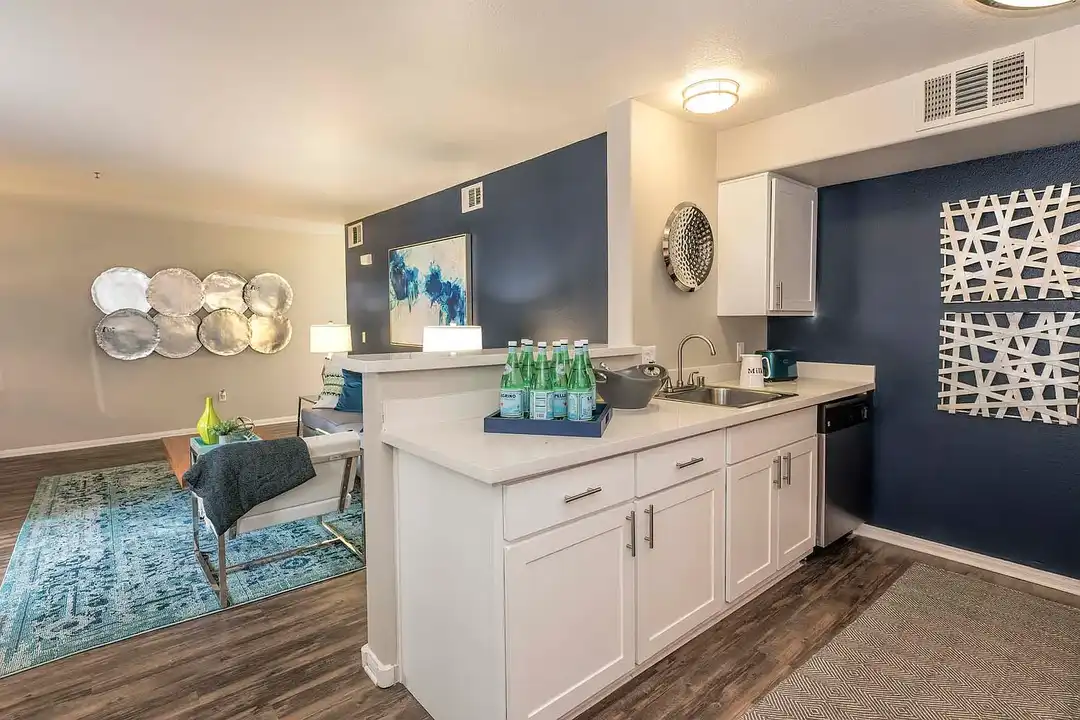 Bella Vista At Elk Grove Apartmentsnull