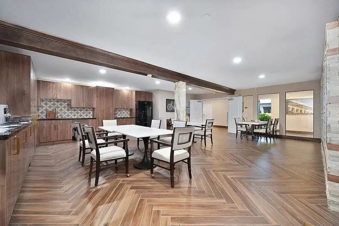 The Crest at Citrus Heights - Citrus Heights, CA 95621 | ApartmentGuide.com