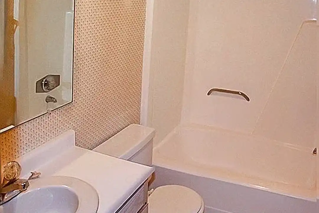 1809 - 1815 South Arlington Street - Akron, OH 44306 | ApartmentGuide.com