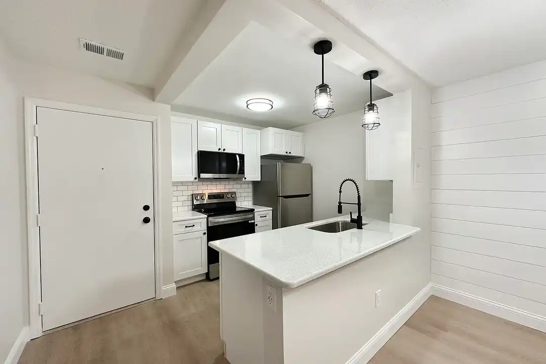 Springview Apartments - Newburgh, IN 47630 | ApartmentGuide.com
