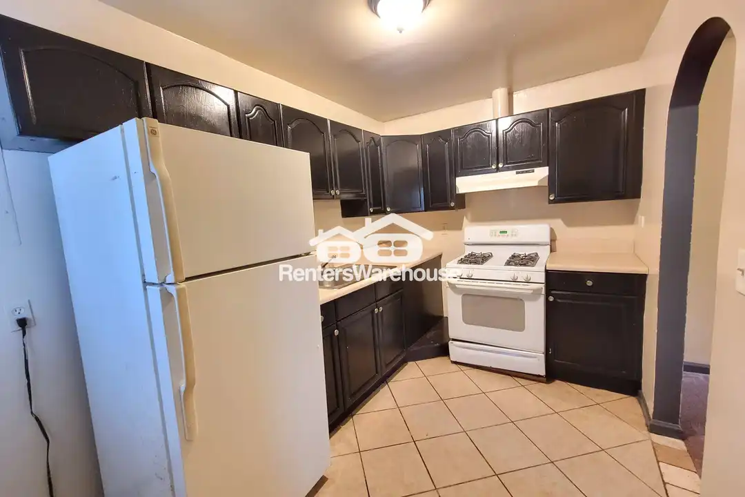 1056 Regent St SW - Atlanta, GA 30310 | ApartmentGuide.com