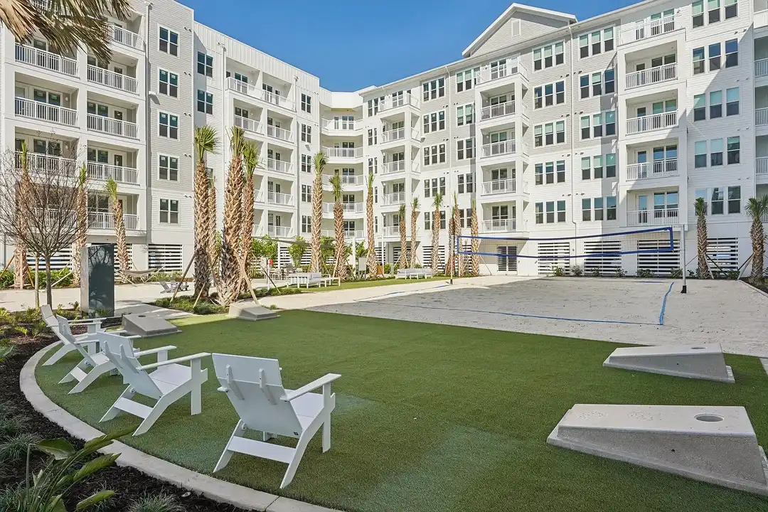 MAA Breakwater - Tampa, FL 33611 | ApartmentGuide.com
