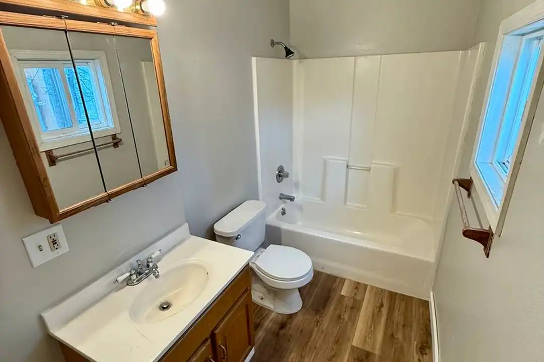 5385 Florence Carlton Loop unit E - Florence, MT 59833 | ApartmentGuide.com