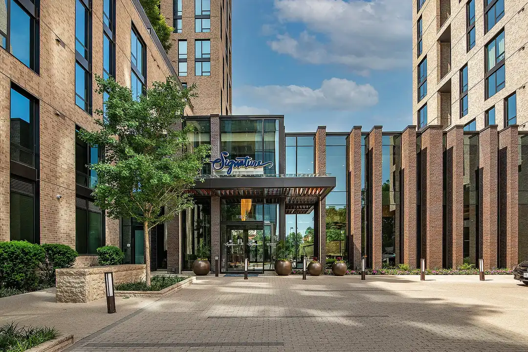 Signature Reston Town Center Apartments - Reston, VA 20190 ...