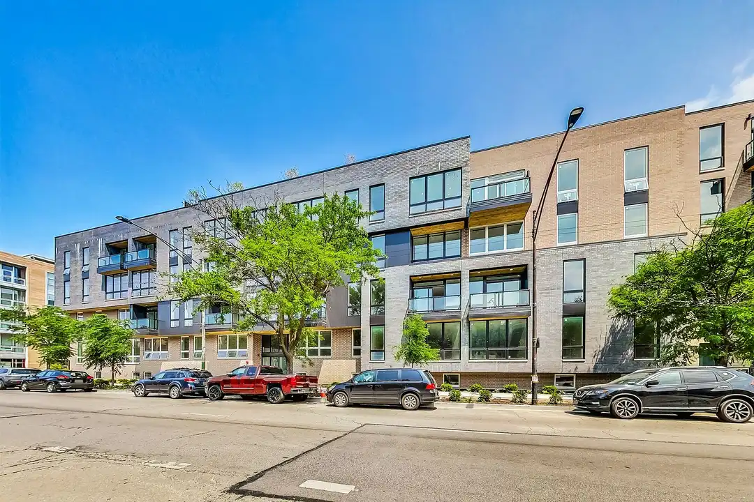 Low-Line Commons - Chicago, IL 60657 | ApartmentGuide.com